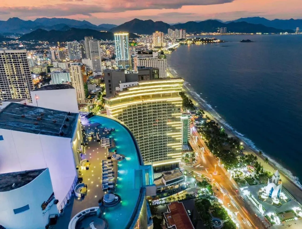 Tropical Ocean Escape Nha Trang Apartamento Quarto em Acomodações Particulares